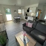 Semesterbostad Zecherin Auf Usedom, Klimaanlage, Terrasse Mit Peeneblick, Wlan Und Parkplatz