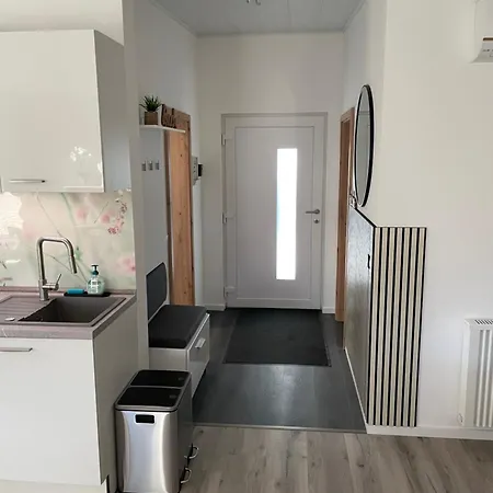 度假居 Zecherin Auf Usedom, Klimaanlage, Terrasse Mit Peeneblick, Wlan Und Parkplatz Zecherin (Usedom, Vorpommern-Greifswald)