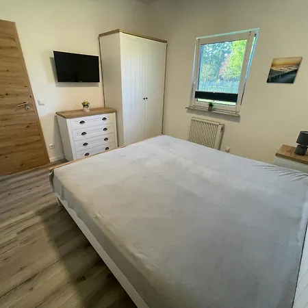 Zecherin Auf Usedom, Klimaanlage, Terrasse Mit Peeneblick, Wlan Und Parkplatz