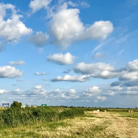 Zecherin Auf Usedom, Klimaanlage, Terrasse Mit Peeneblick, Wlan Und Parkplatz 펜션 *